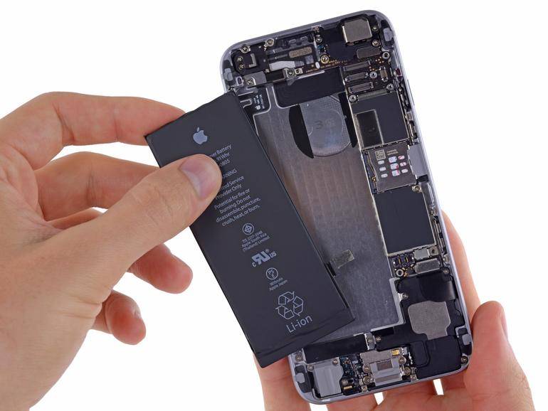 Analityk pewny: sprzedaż iPhone'a ucierpi z powodu wymiany baterii