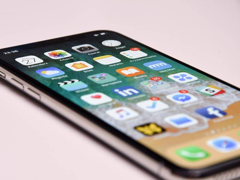 Apple kontra Samsung: bajka o iPhonie ze stabilnymi cenami?